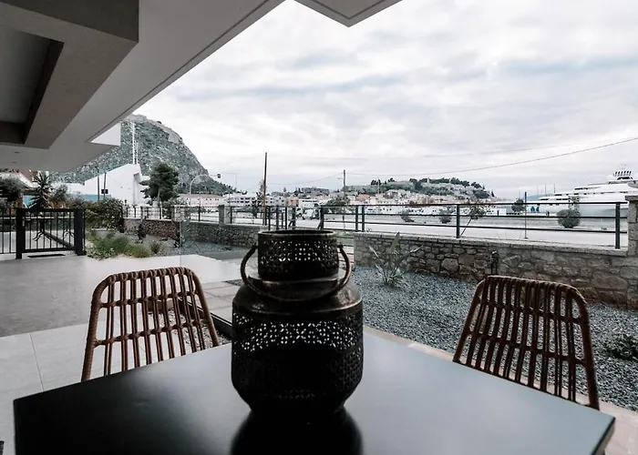 Harbor Pearl * Nafplio