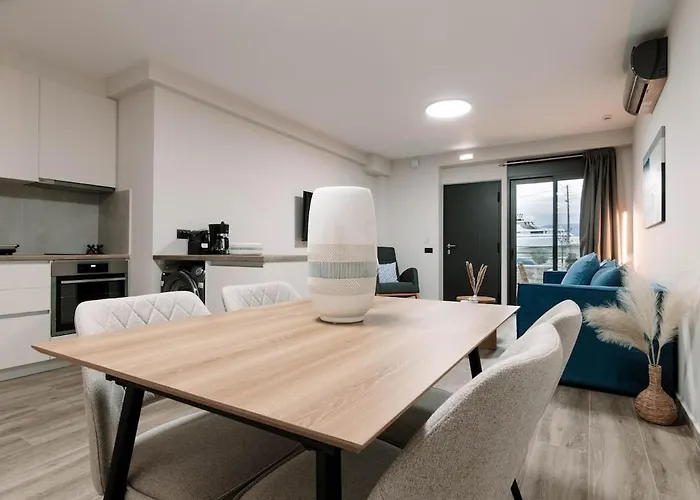 Harbor Pearl * Nauplia